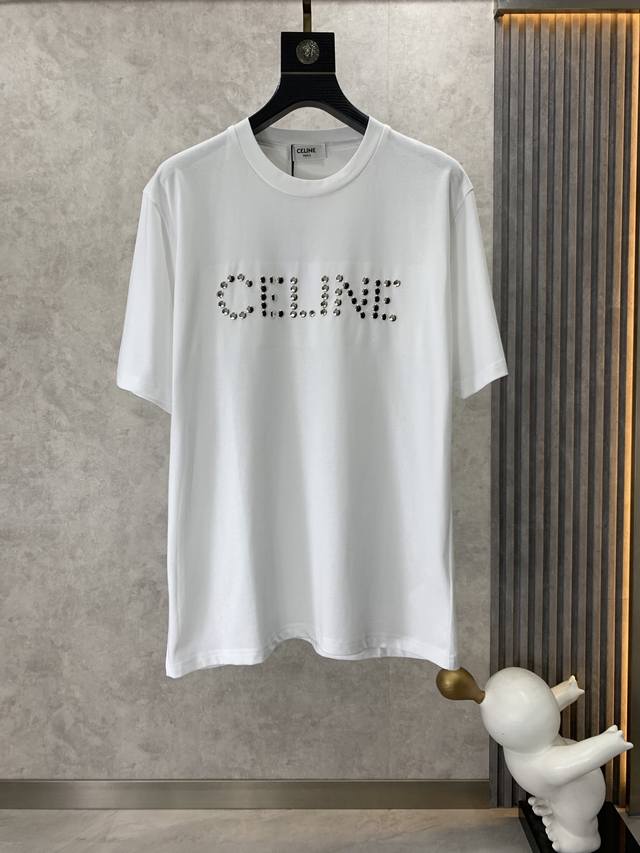 Celine 面料采用26S双股百分百纯棉sorona面料 全新升级面料手感细腻度远超市面普通面料 整件衣服工序繁杂 裁片粘衬全部激光电脑排版切割开孔 背后增加