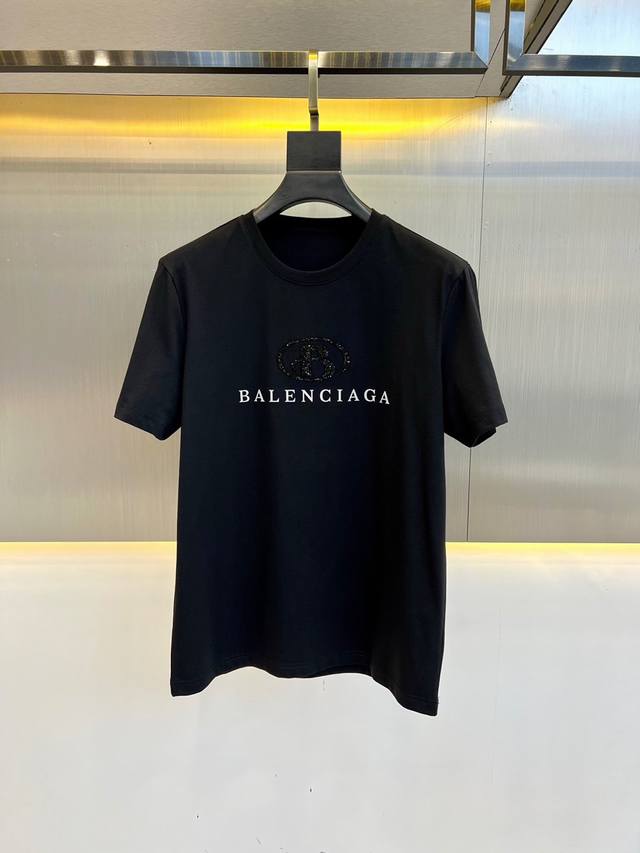 Balenciaga巴黎世家、23新品印花圆领宽松短袖t恤，定制260克同缸染欧棉面料，手感非常舒服，春夏最新砖柜同步，时尚又个性 超级百搭好看的一款 男女都非