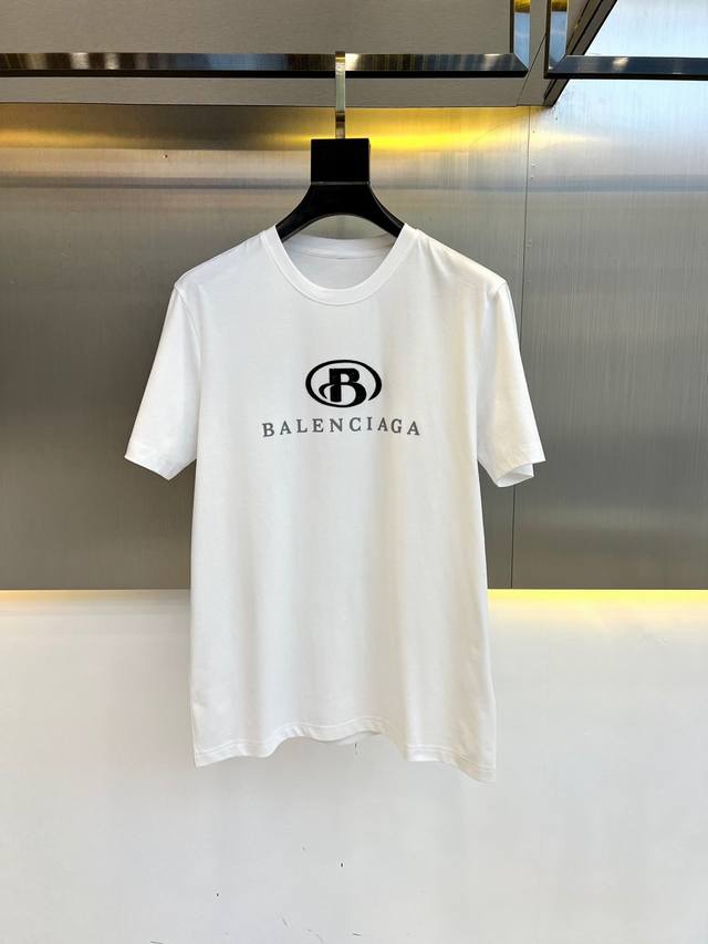 Balenciaga巴黎世家、23新品印花圆领宽松短袖t恤，定制260克同缸染欧棉面料，手感非常舒服，春夏最新砖柜同步，时尚又个性 超级百搭好看的一款 男女都非