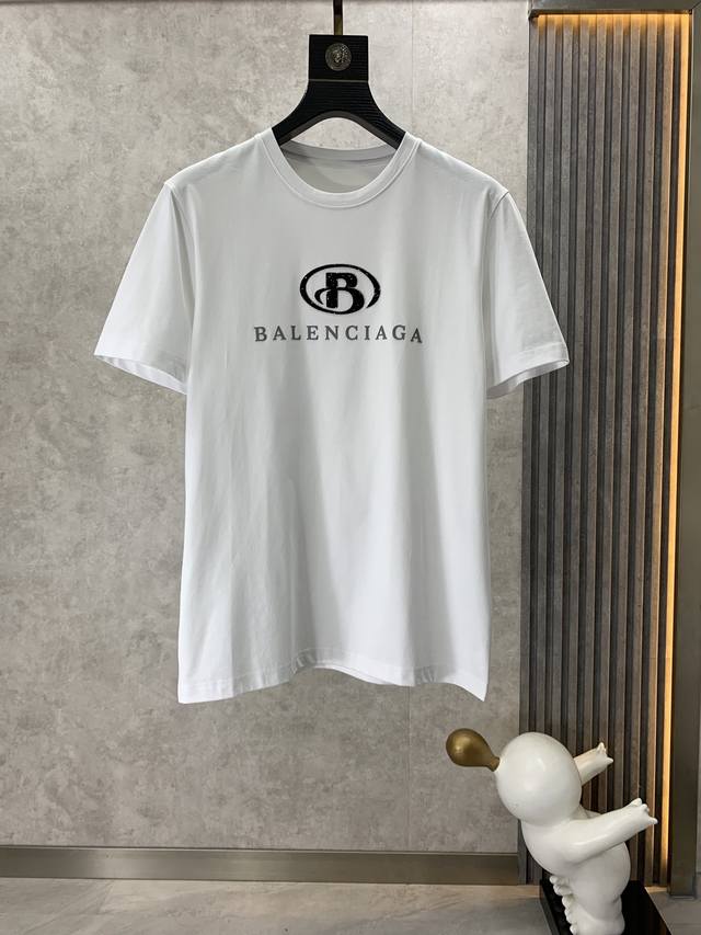 Balenciaga 巴黎世家 可穿220斤 2023春夏休闲商务刺绣logo短袖t恤，采用优质面料 进口工艺，边角规整光滑细腻有立体感，不变一如既往的辨识度，