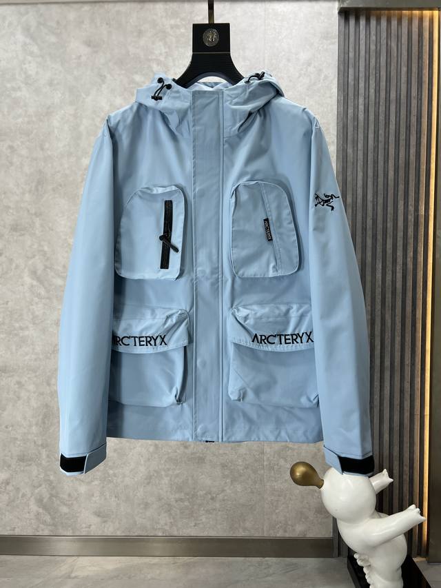 Arcteryx 始祖鸟 官网同款，三标齐全，提前发售 2024Ss开春新款男士夹克外套，双面穿原单三标齐全高端版本 专柜定制面料 透气舒适度高，细节无可挑剔，