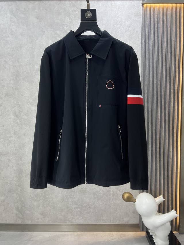 Moncler 蒙口 官网同款，提前发售 2024Ss开春新款男士夹克外套，原单三标齐全高端版本 专柜定制面料 透气舒适度高，细节无可挑剔，品牌 素设计理念，体 - 点击图像关闭