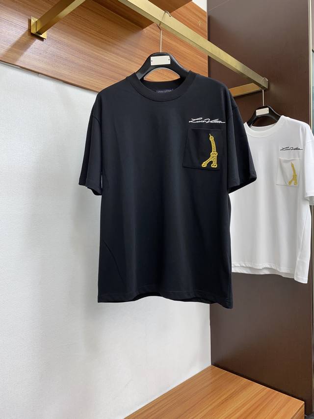 Lv 路易威登 S-Xl 微阔合身版 24Ss夏季新款 设计情侣款短袖t恤！渠道精品！经典都市系列产物，奢华程度满分的品牌元素打造，高端气质型必入的极品款式，一