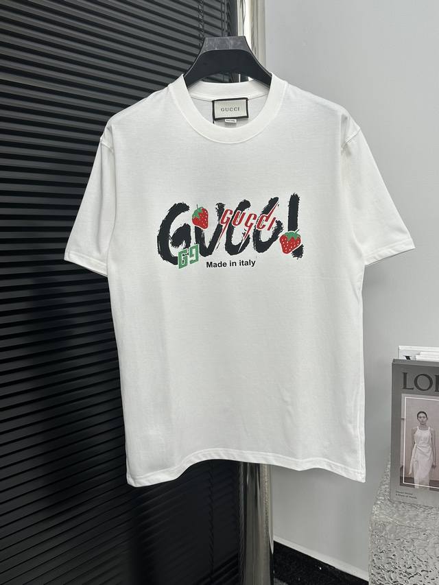 Gucci 古驰 2024字母logo经典短袖 270克同缸染面料 手感舒适 春夏最新砖柜同步 时尚又个性 超级百搭 男女同款 人手必备 颜色: 黑色 白色 尺