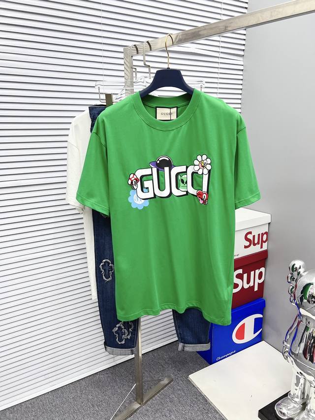 Gucci 古奇 2024夏季新品时尚经典圆领短袖时尚单品设计，更加时尚舒适，高标准定制，上身非常有型，胸前奢华品牌经典logo 图案 客供辅料，客供进口高档面