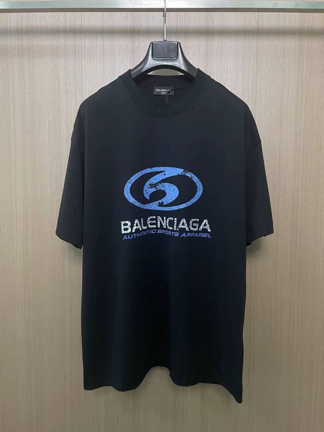 Balenciaga冲浪裂纹印花百搭t恤。前后定位纹裂印花 破坏效果低调奢华 小领口 宽松慵懒版型 300G 黑色 男女同款 码数s-Xl