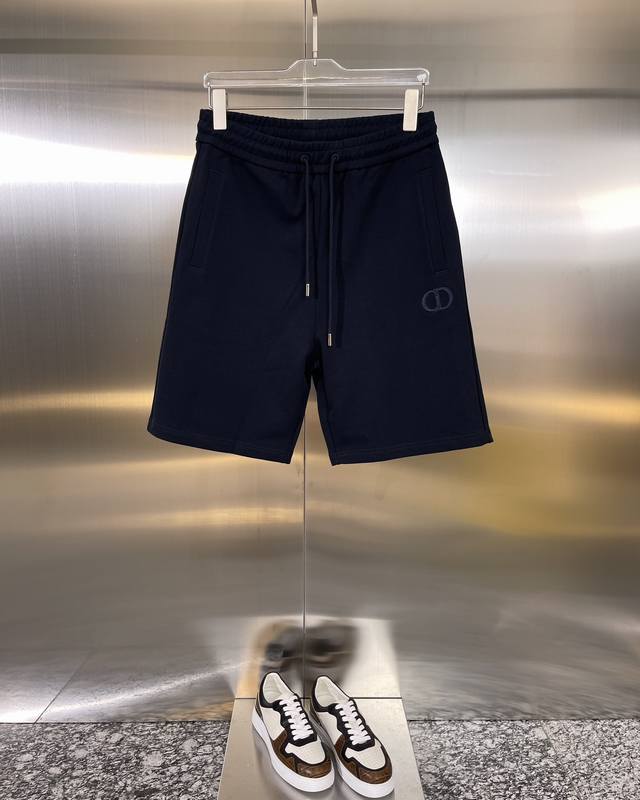 Dior迪奥 款式：男款棉质刺绣短裤卫裤men‘S Shorts 本款采用全棉20支双股纱330克重卫衣面料打造，前幅左下摆品牌logo立体刺绣，懂货的入！ 颜