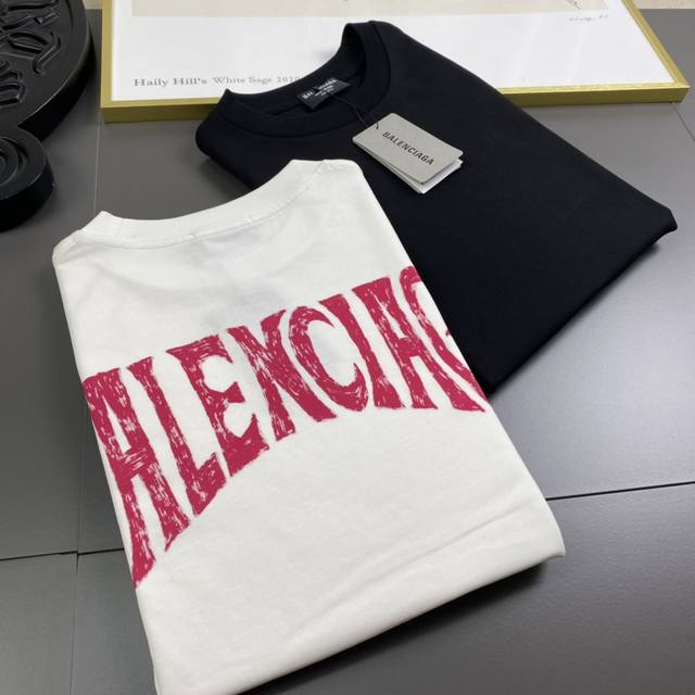 Balenciaga巴黎世家 2024Ss春夏最新款短袖t恤出货啦！！ 2024新款t恤 高版本专用面料 高克重纯棉面料 上身舒适不失挺阔 针脚刺绣工艺、数字印 - 点击图像关闭