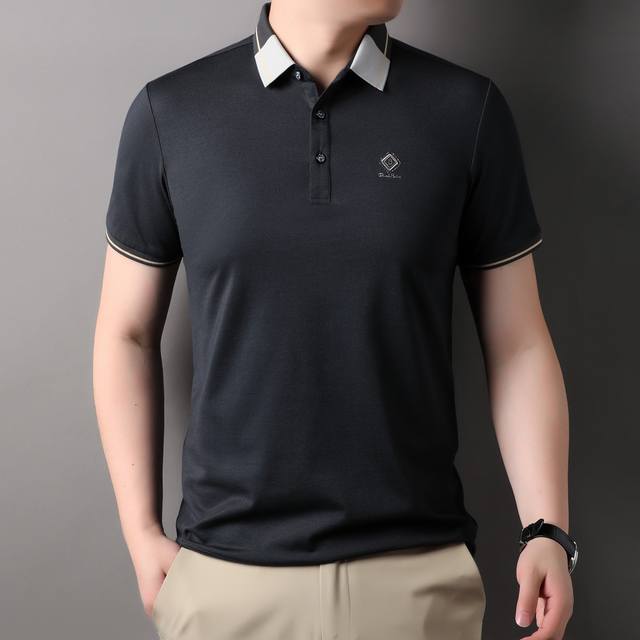 巴宝莉 夏季新品丝光棉短袖polo 码数：M～4Xl，最大可穿210斤 介绍：夏季新款专柜同步新款短袖polo衫，简单大方，手感和做工堪称完美，高支高密透气丝光