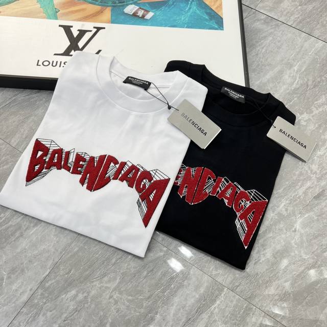 Balenciaga 巴黎世家 2024春夏新品 三标齐全 圆领短袖t恤 好货不用过多介绍 看细节 专柜码数：S-Xl 175 140建议m