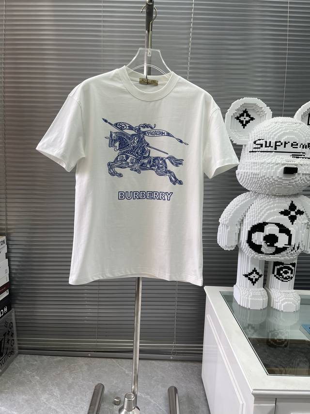 Burberry 博柏利 24Ss春夏新款男女同情侣款休闲宽松棉质圆领短袖t恤衫！贸易公司渠道稀出，同步官网发售 ！经典时尚设计元素，为全新系列注入满满活力，这