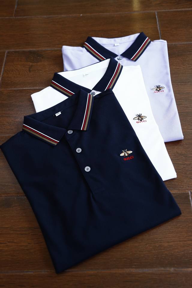 Gucci古奇-重磅推荐！2024春夏新品 专柜在售 时尚高端男装polo-胸前logo个性时尚 进口顶极高密度丝光珠地，极为亲肤舒适 摸上去非常的细腻，质感很