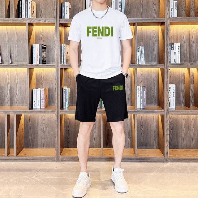 直 品牌 Fendi 芬迪 2024最新发售爆款短袖，官网柜台同步发售 原单一致纯棉面料，重工工艺，细节上彰显品牌的高级感，遵循原版开发版型一致码数:M-4Xl