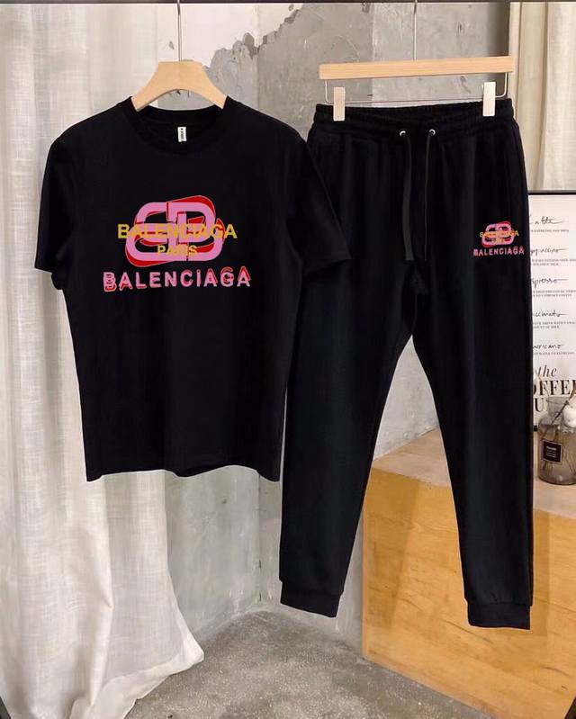 直 Balenciaga 巴黎世家 胖子福音 2024官网同款.世界知名奢侈品牌.夏季男士 双丝光 高品质货套装 采用进口原单面料 ，当季时尚潮流款，百搭爆款。