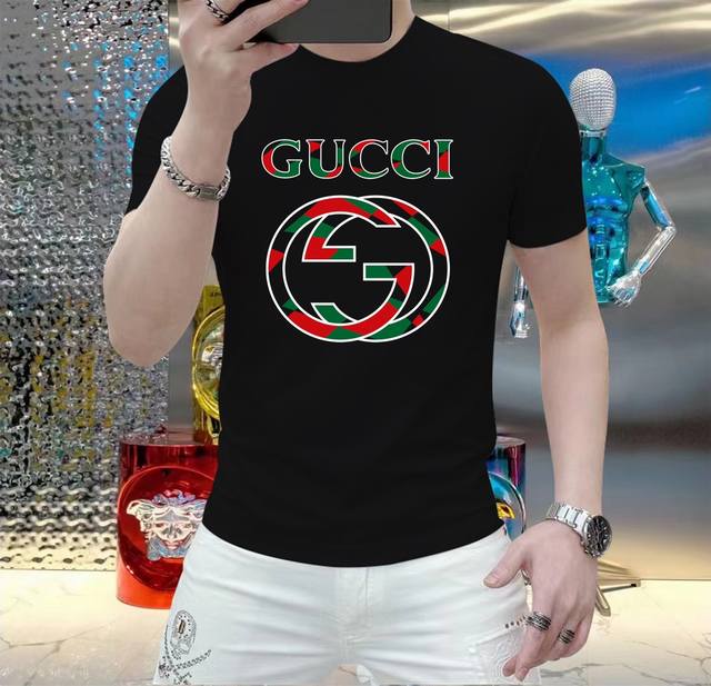 Gucci 2024春夏新品爆款 顶级走秀网红款定制 春夏原单时尚休闲短袖t恤。24Ss春夏潮人网红必备单品，精选进口速干玉蚕丝面料，舒适性与透气性兼优，柔软抗