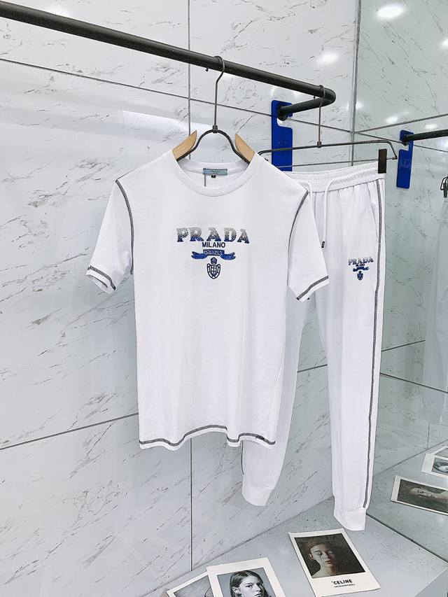 Prada 普拉达 2023Ss春夏新品 Go 运动休闲套装，甄选优质面料打造，舒适透气，质地超赞，客供五金辅料装饰，运动休闲于一身，无可挑剔的一流设计，版型超