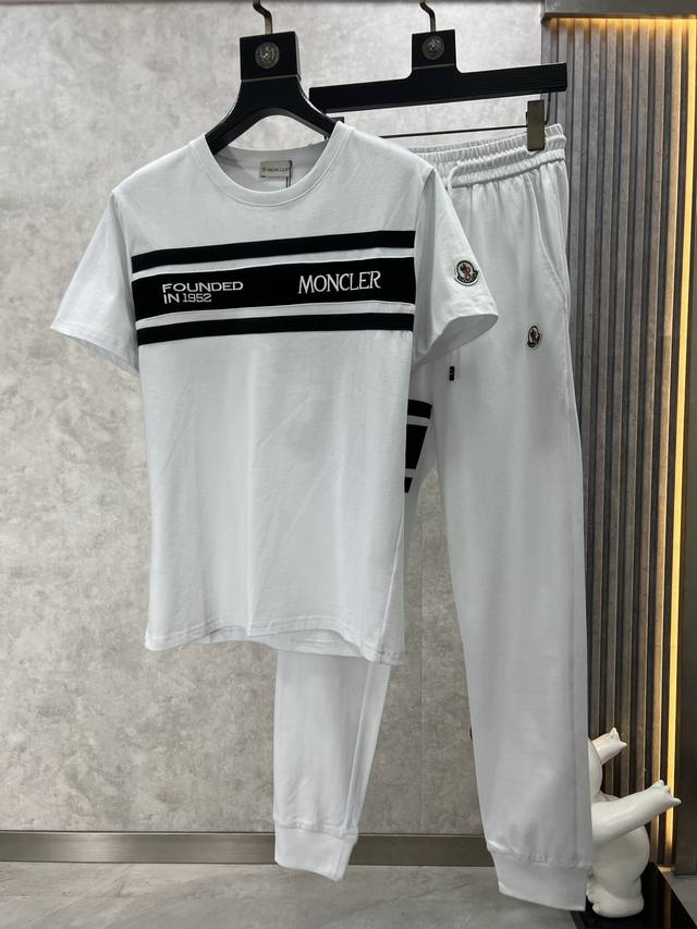 Moncler 蒙口 2023Ss夏季新品短袖套装休闲经典圆领款式！海外专柜同步 奢华高级顶级面料任何人都可以轻松驾驶 进口定制高档面料 手软舒适有型 吸汗透气