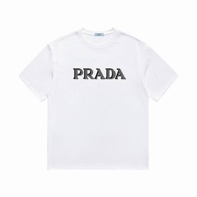 普拉达 Prada 24S S 龙年限定款 龙鳞图标字母图案 春夏短袖t恤 完美细节处理 32支纯棉重磅300克纯棉面料 颜色 黑色 白色 码数 S M L X