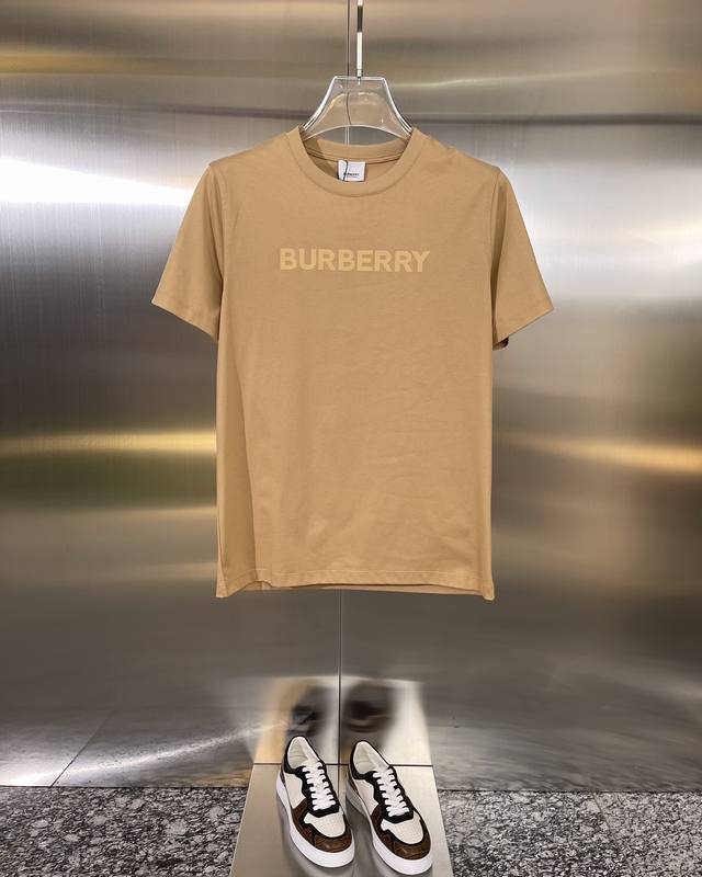 Burberry博柏利bbr 款式：男款短袖t恤衫t-Shirt 专柜细节一致，质感非常强！高密度面料，手感上身都非常舒适，正常版型，120斤左右s，微松m，最 - 点击图像关闭