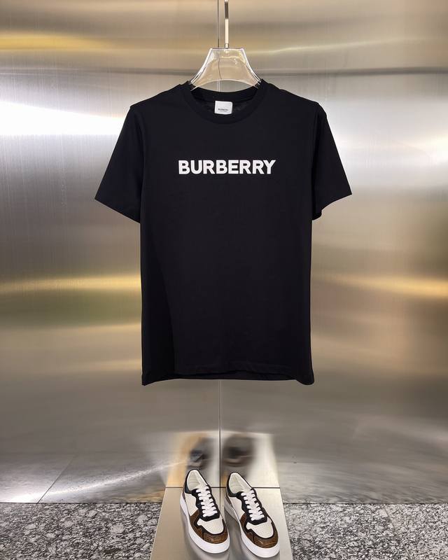 Burberry博柏利bbr 款式：男款短袖t恤衫t-Shirt 专柜细节一致，质感非常强！高密度面料，手感上身都非常舒适，正常版型，120斤左右s，微松m，最 - 点击图像关闭