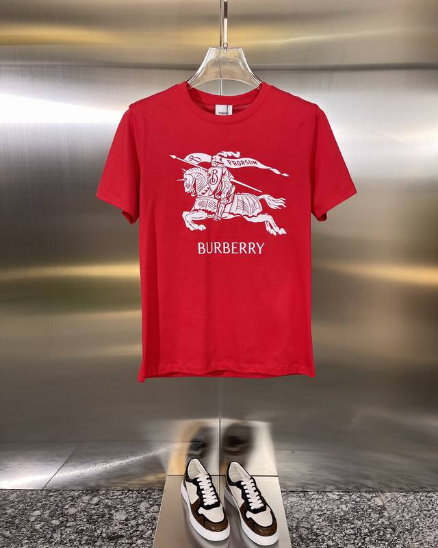 Burberry博柏利bbr 款式：男款短袖t恤衫t-Shirt 专柜细节一致，质感非常强！高密度面料，手感上身都非常舒适，正常版型，120斤左右s，微松m，最