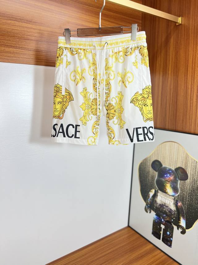 Versace 范思哲 2024春夏新品 三标齐全 短裤 沙滩裤 好货不用过多介绍 看细节 专柜码数：M-4Xl 175 140上身xl