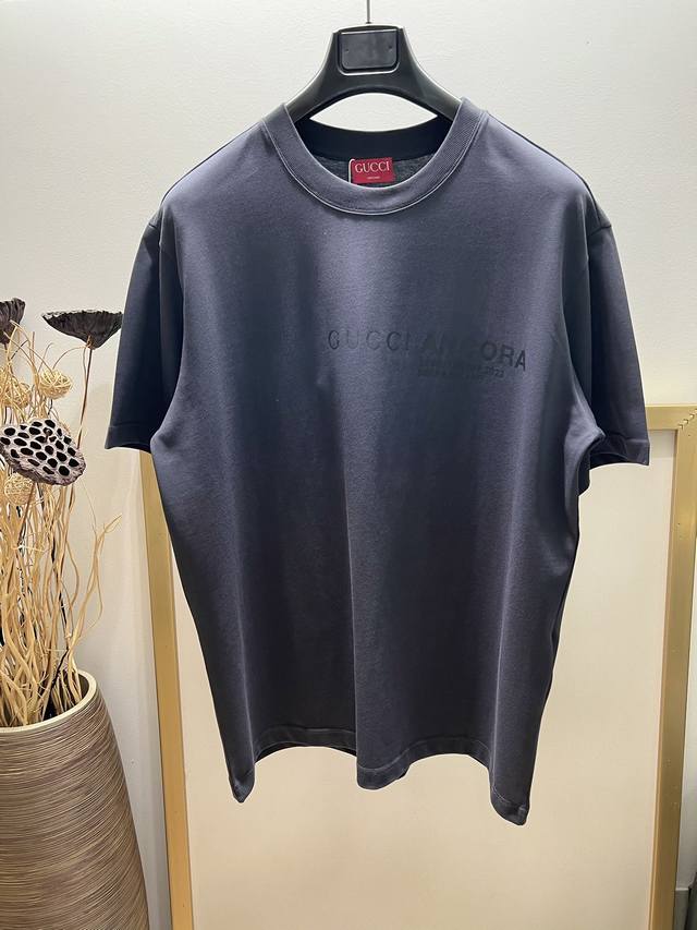 Size：S M L Xl 洗水灰 白两色 男女同款 G家g*Cci 古驰 2024Fw巴黎时装发布会员工t恤限量发售！限定红标！前后印花半袖t恤 高克重洗水纯