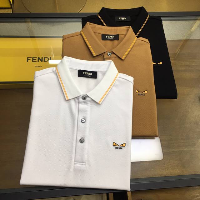 专柜新品 Fend... 2024春夏专柜新品 时尚polo 翻领短袖 高级定制百搭款式 任何人都可以轻松驾驭 面料全订制工艺 胸前奢华经典品牌logo设计，非