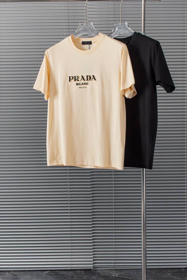 New# Prada 普拉达 2024Ss圆领短袖t恤#客供进口220克100%棉面料，以天然植物纤维提炼出来，手感柔软，穿着舒适，完全不易有刺激皮肤，这样的面