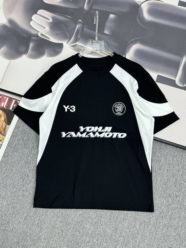 Y-3 微阔型 M- L 男女同款 2024夏季新款 260高克重品质控推荐！圆领短袖t恤 前后标志点缀设计 采用刺绣结合背部本色贴布绣的工艺来呈现 让整体呈现