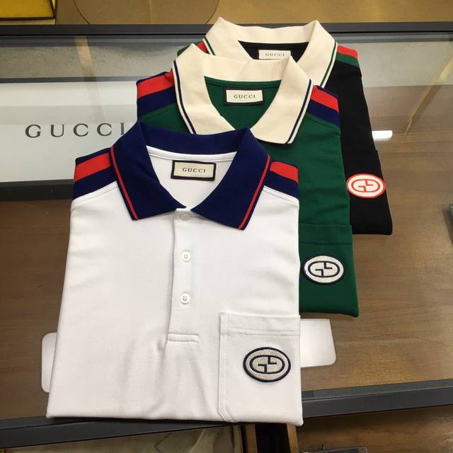 专柜新品 Gu.Ci... 2024春夏专柜新品 时尚polo 翻领短袖 高级定制百搭款式 任何人都可以轻松驾驭 面料全订制工艺 胸前奢华经典品牌logo设计，