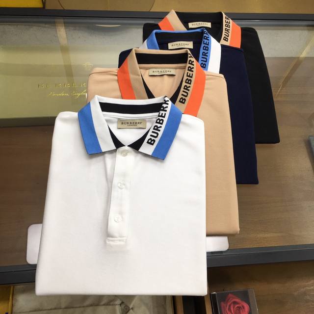 专柜新品 Burebr...Y... 2024春夏新品 时尚polo 翻领短袖 高级定制百搭款式 任何人都可以轻松驾驭 面料全订制工艺 胸前奢华经典品牌logo