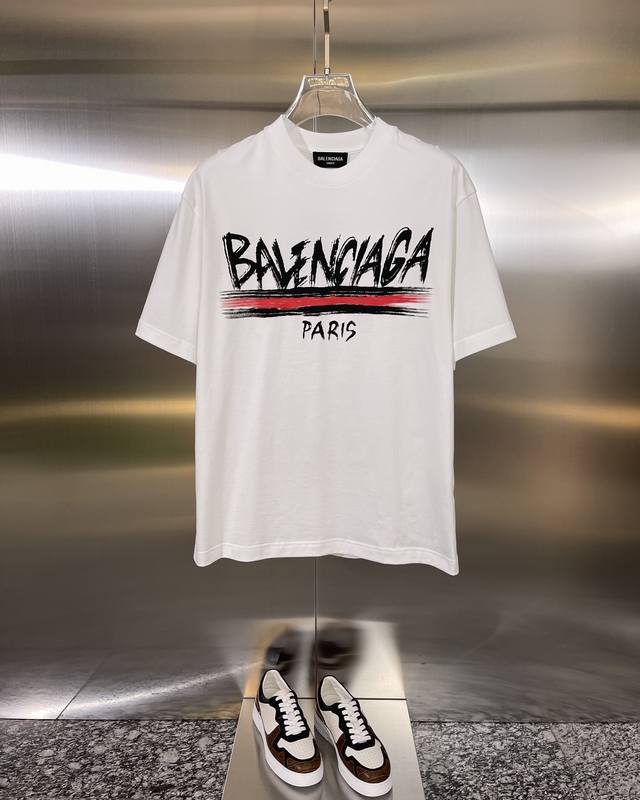 Balenciaga 巴黎世家 精品 款式：男款短袖t恤衫t-Shirt 80支定制面料，帅气时尚，字母图案logo，简约百搭款。面料棉 不仅挺括，保持潮流的廓