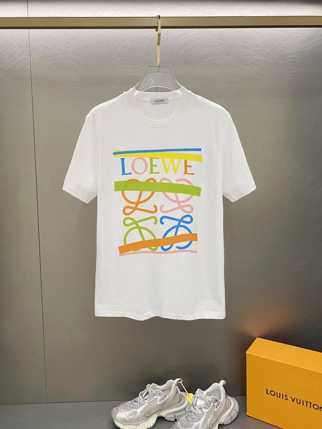 Ss罗意家纯棉最新最顶级版本胸前loewe经典印花字母logo图案时尚简约潮流短袖，最顶级的品质专柜原单短袖，顶级制作工艺进口面料，专柜款独特设计，采用进口高端