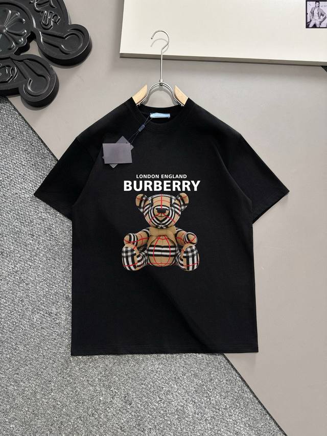 Burberry 巴宝莉 夏季新款 丝光面料圆领短袖， 全球顶级男装，简约时尚，从容百搭，大气优雅 极度舒适体验 高端面料 色泽鲜艳 极致顺滑触感 细腻不易起皱