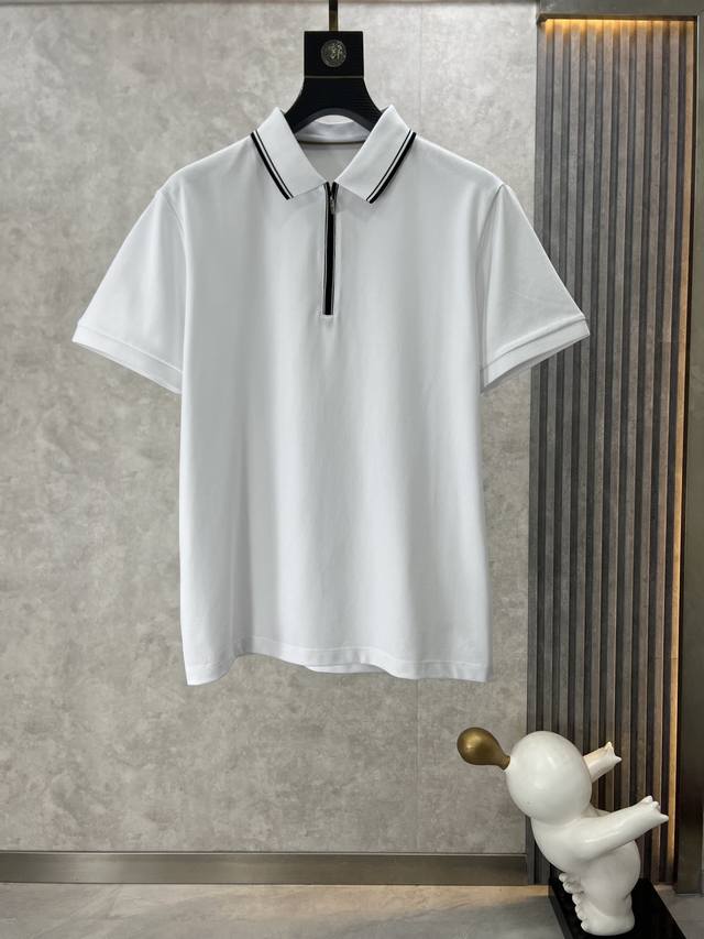 Moncler 蒙口 24S原单男士短袖polo衫，24夏季新品，新一季仍然沿袭了m家的设计美学基调，极具鲜明的辨识度，非常惊艳的细节设计，极大的美化了整体视觉