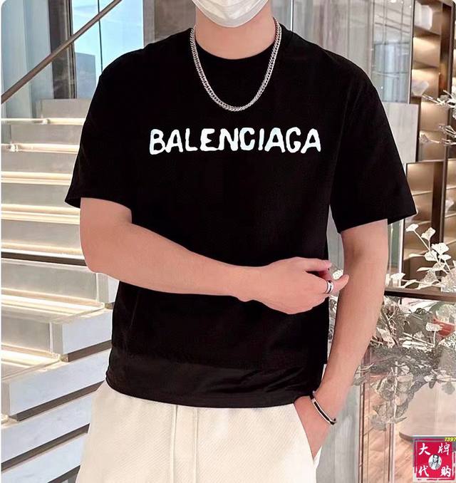 Balenciaga 巴黎世家 胖哥福音穿200斤 顶级圆领休闲短袖高级定制百搭款式 任何人都可以轻松驾驭 面料全订制工艺 胸前奢华经典品牌最新logo设计，非