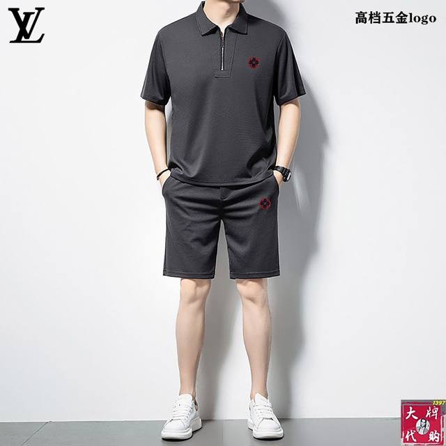 Lv 路易威登 夏季新款短裤套装！丝光面料！独家首发新品 ，官网同步米兰走秀款 实物拍摄顶级好货标准码数！最新顶尖官网原单，全新体验 专柜面料立体剪裁 全新五金