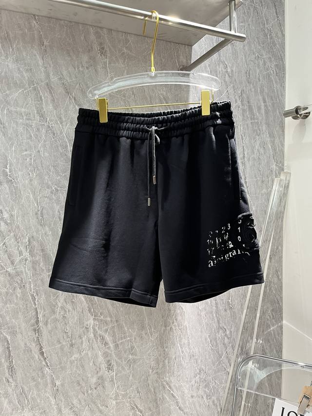 马吉拉 Maison Margiela Mm6 2024夏季新品新款短裤 ！标志印花加贴布绣设计非常高级时尚！ 颜色：白色 黑色 码数：Xs S M L