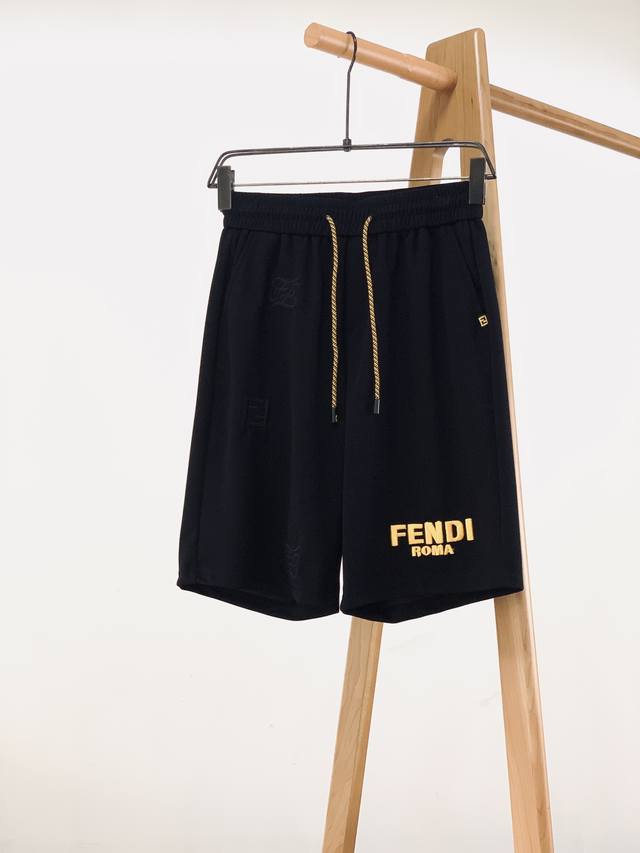 Fendi 芬迪 2024Ss春夏新品 绣花休闲短裤，双层针织，定制的面料，客供五金辅料～春夏季中不可缺少的必备单品，在日常穿搭中，合理的短裤穿搭，即休闲又舒适