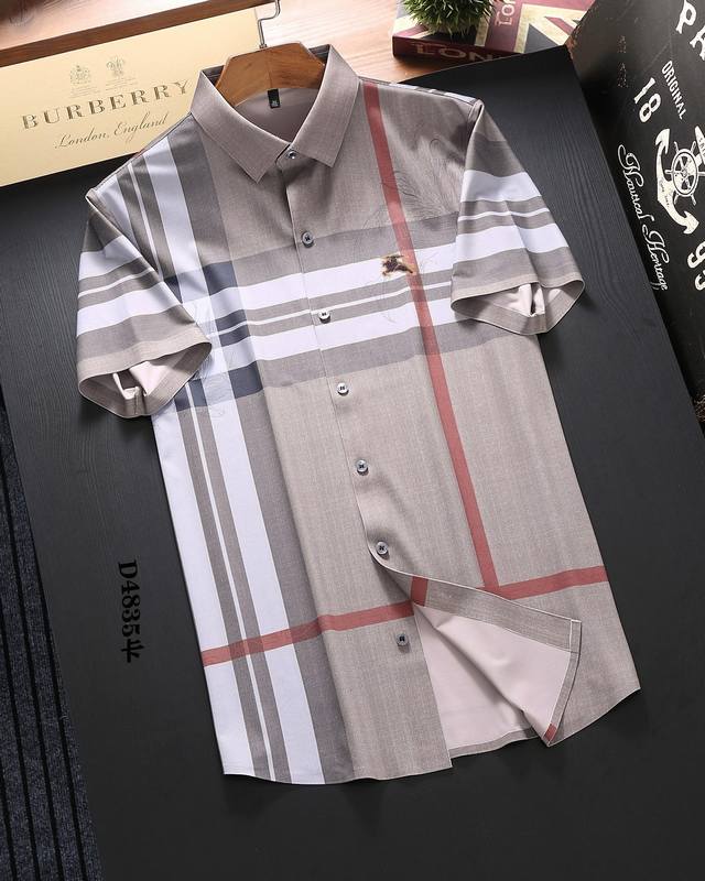 Burberry巴宝莉 高级轻奢单品 2024Ss龙年春夏专柜时尚大爆款短袖系列，休闲时尚外穿 内搭必备款，舒适好看上身可见 定制进口高端丝光棉面料，手感细腻丝