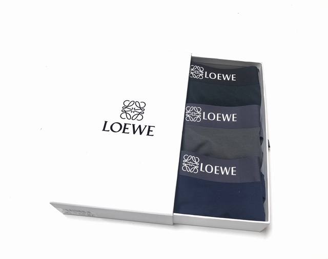 Loewe 罗意威 专柜最新款，最新3D滴胶款，绝对的原单品质，全手工切割工艺 专柜订制进口面料。 手感柔软 透气 舒适 有型！ 一点也不紧绷 按照人体工程学设