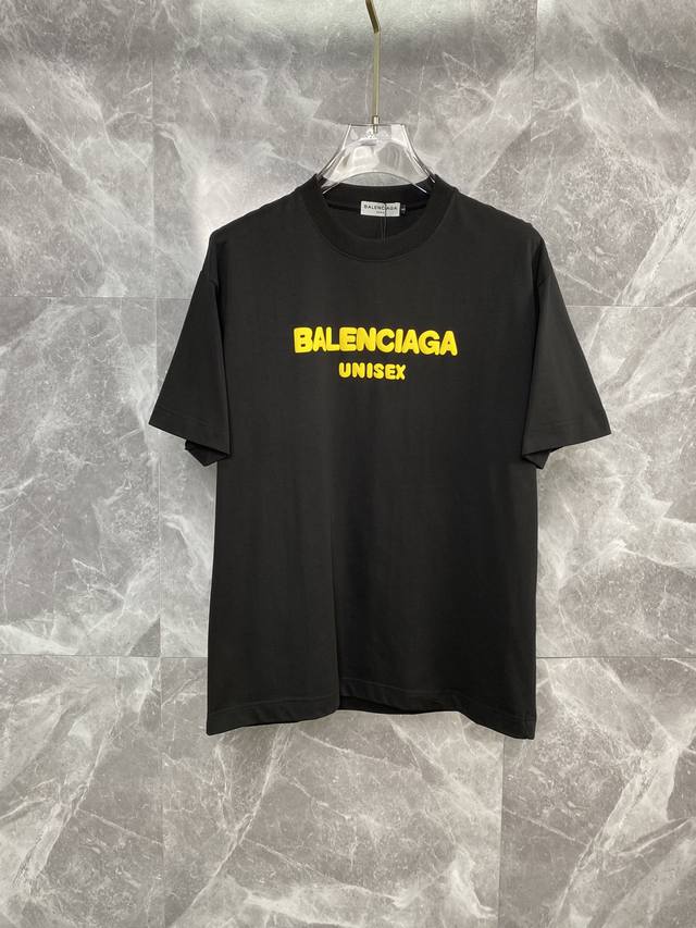 Balenciaga巴黎世家 2024Ss春夏高品质260克古驰双纱潮牌棉t恤，工艺品级别，辅料顶真，车线做工符合精品要求，超级好搭配，落肩款，品质及剪裁设计都