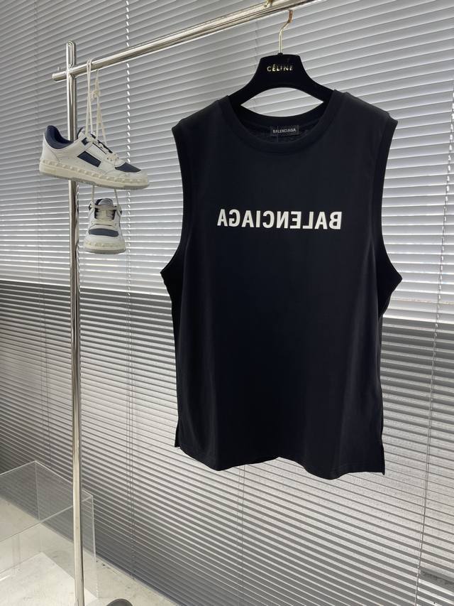 Balenciag 新款字母背心 领口和袖口增强螺纹不易变形 面料经洗水处理，克重约260左右 手感舒适，亲肤透气不起球！厚板立体工艺、经典字母超百搭不挑人哦