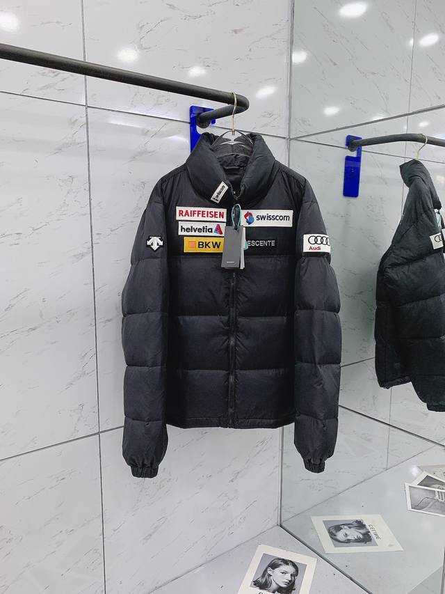 Descente 迪桑特 2023Aw秋冬新品 Go 多方联名款机能户外羽绒服 滑雪羽绒服户外专业内部结构十分强大，零部件多的不要不要的，买回去自己体验三标齐全