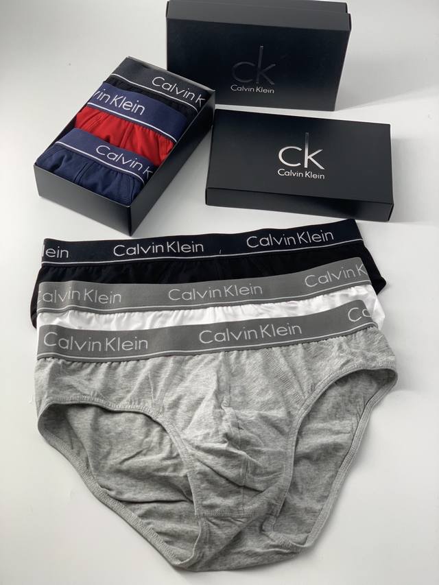 Calvin Kiein男士抗菌三角裤 纯色纯棉ck内裤l Xl Xxl 出新啦 纯棉面料 面料柔软 舒适透气 男士 最佳选择 一盒3条装 颜色可自选