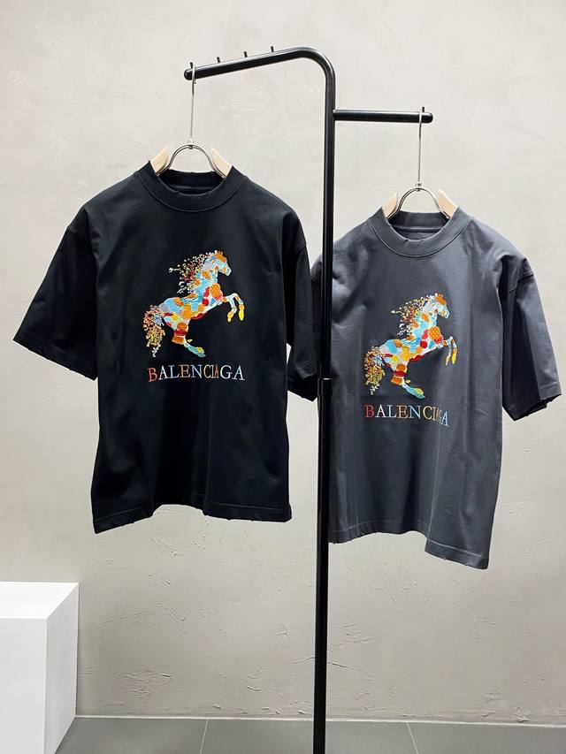 Balenciaga巴黎世家独家专供新款原单男士休闲短袖 高端定制 高版本 时尚百搭爆款进口面料 手感超柔软细腻 穿着亲肤舒适 高端精品 代工厂精细做工 上身非