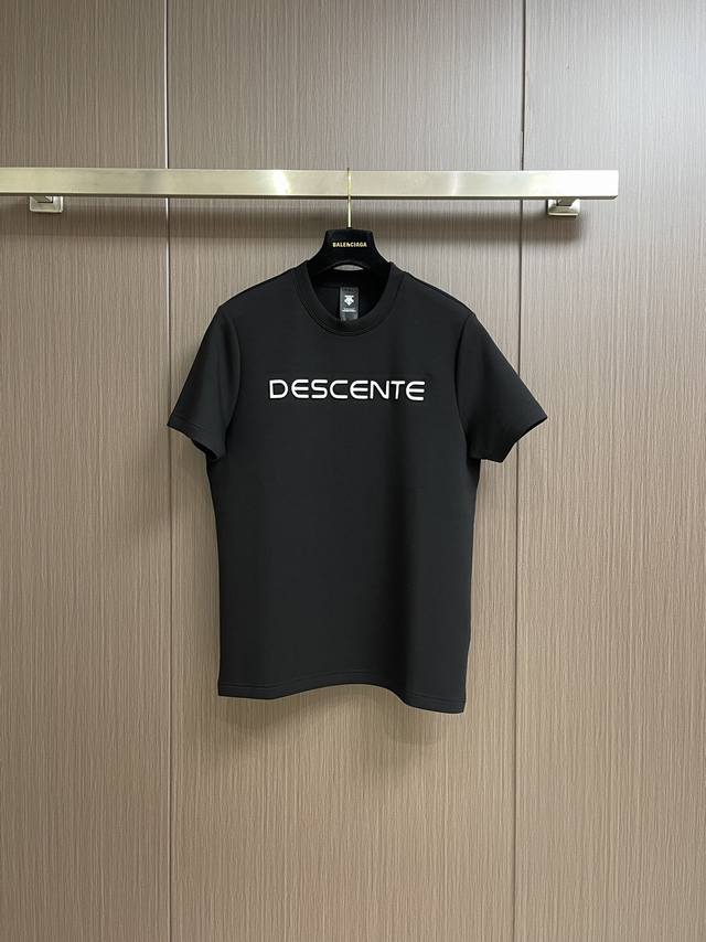 Descente 迪桑特经典基础印花款男女情侣百搭同款短袖t恤 重磅270G定制32支原版面料，采用定制定染高克重原版面料，螺纹舒适不变形，质感无敌-1: 1原