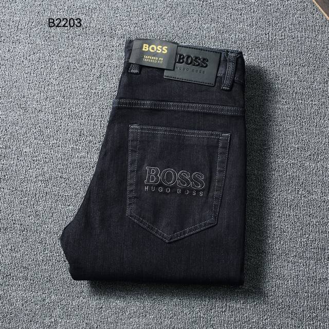 2024New Modle 秋冬牛仔 No:B2203 Hugo Boss 颜色:特深蓝加灰 码数:29-42 欧版版型，男装蓝灰色系，体现稳重与精致，精致细节