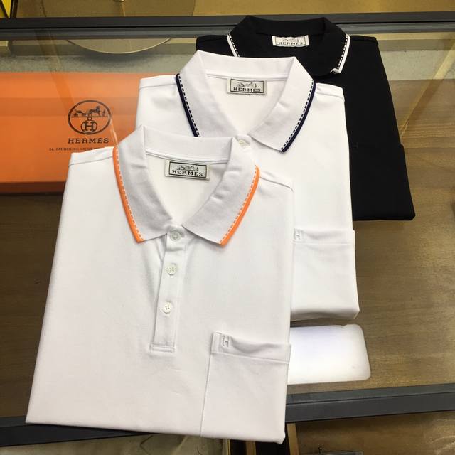 专柜新品 爱士... 2024春夏专柜新品 时尚polo 翻领短袖 高级定制百搭款式 任何人都可以轻松驾驭 面料全订制工艺 胸前奢华经典品牌logo设计，非常显